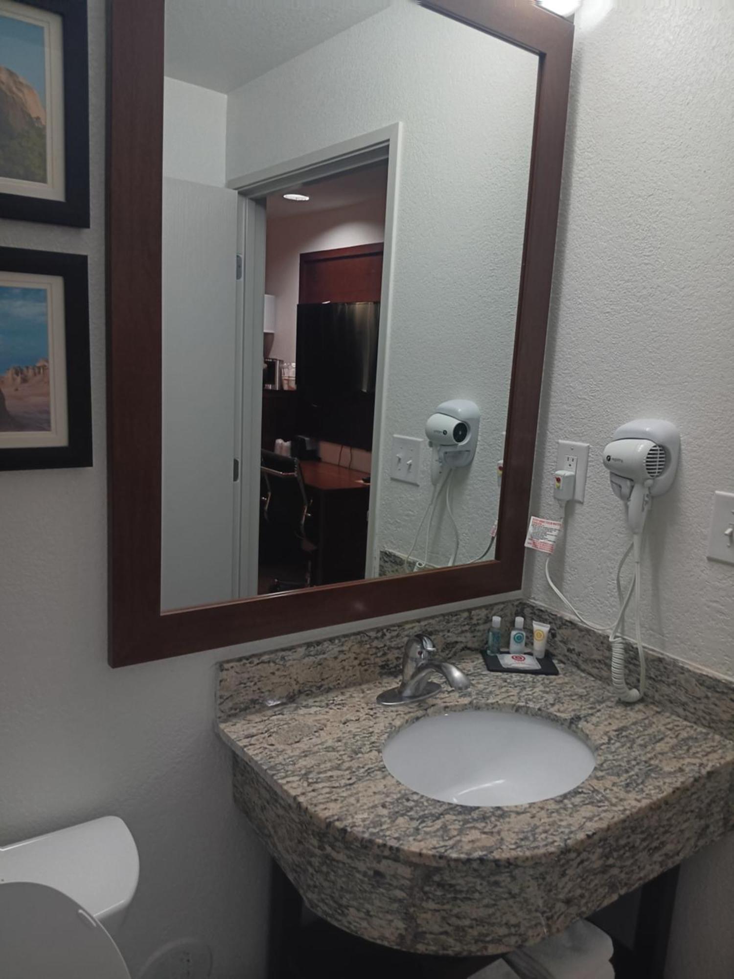 Comfort & Hotel Aztec